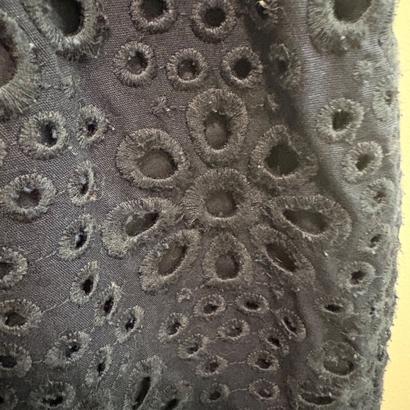 J. Crew No. 2 pencil skirt in pinwheel eyelet, Navy women’s size 4 - Picture 3 of 7